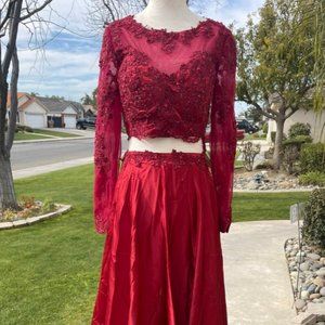 LONG SLEEVE LACE TOP SATIN SKIRT TWO PIECE PROM /lehenga DRESS